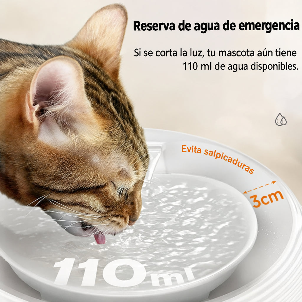 Fuente para gatos con reserva de 110 ml si se corta la luz y borde que evita salpicaduras