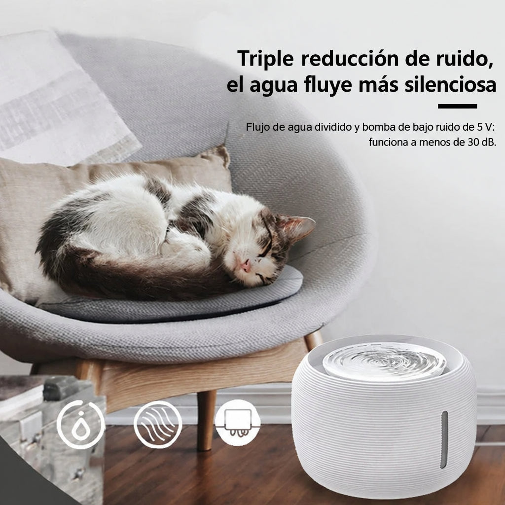 Fuente de agua para gatos 2,5 L ultra silenciosa: bomba de bajo ruido bajo 30 dB, gato durmiendo al lado